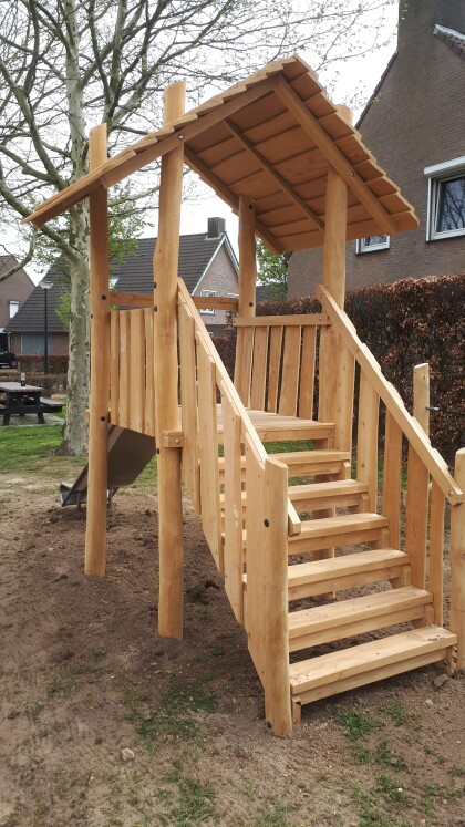 speeltoren plateau achterkant