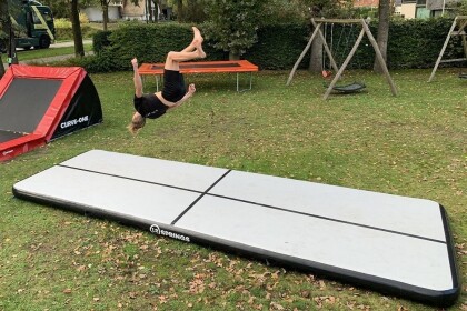 12SPRINGS-Airtrack-400-W200-Plus-Zwart-2