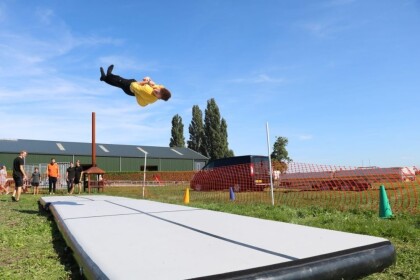 12SPRINGS-Airtrack-400-W200-Plus-Zwart-3