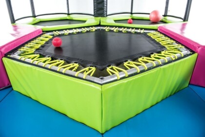 Peuter-Mini-Trampolinepark-3-trampolines-5