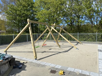 schommel ridge white rhino zijaanzicht