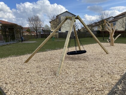 nestschommel baobab white rhino buiten